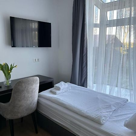 M & M Hotel 欧伊提恩 外观 照片